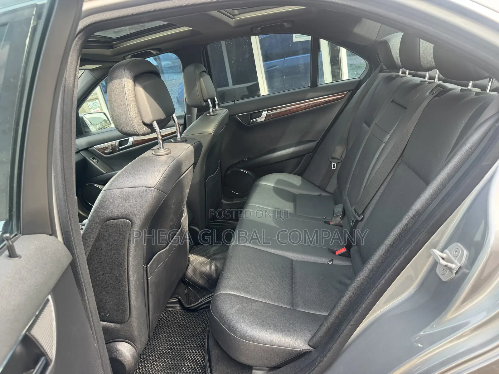 Mercedes-Benz C350 C350 BlueEFFICIENCY 4MATIC AWD 2010 Gray