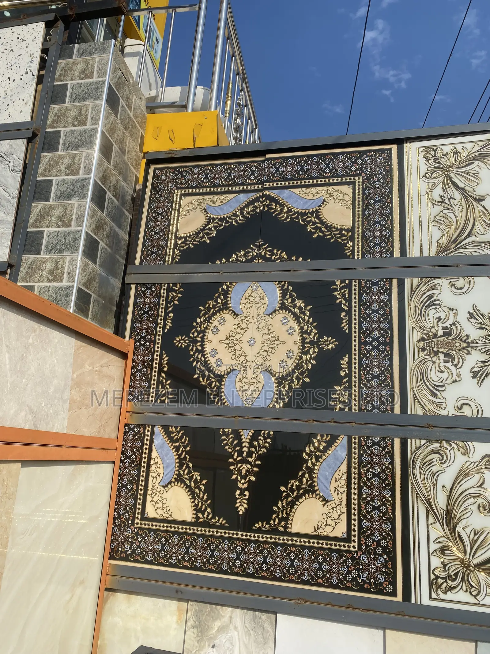 Center Deco Tiles Perfect for Designing of Floor Tiles