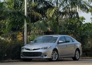 Toyota Avalon XLE Sedar FWD (3.5L 6cyl 6A) 2013 Silver