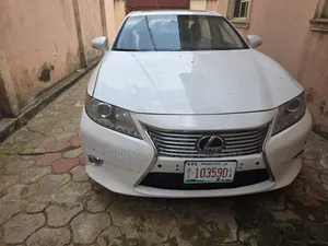 Lexus ES 350 FWD 2013 White