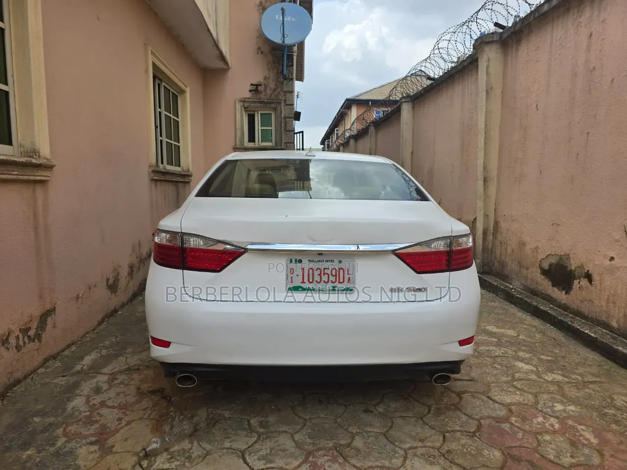 Lexus ES 350 FWD 2013 White