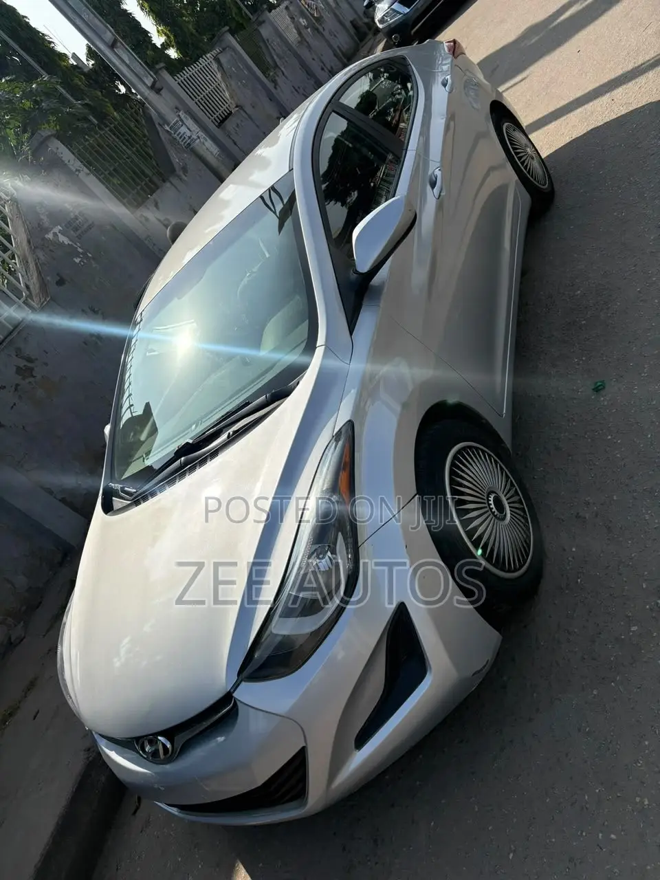 Hyundai Elantra SE Sedan FWD (2.0L 4cyl 6M) 2017 Silver
