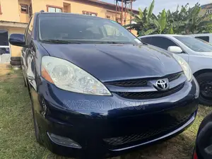 Toyota Sienna LE FWD 2006 Blue