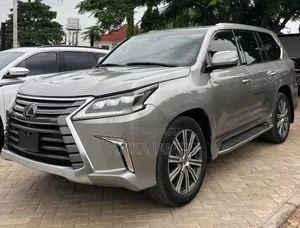 Lexus LX 570 AWD 2017 Gold
