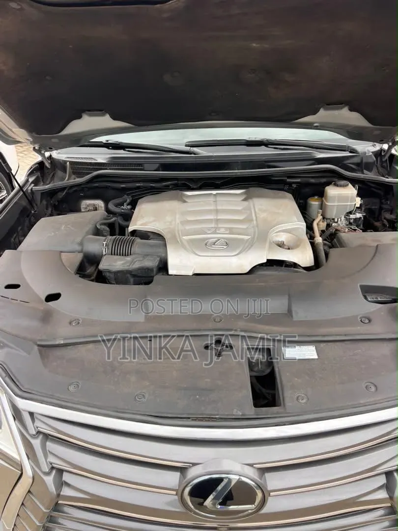 Lexus LX 570 AWD 2017 Gold