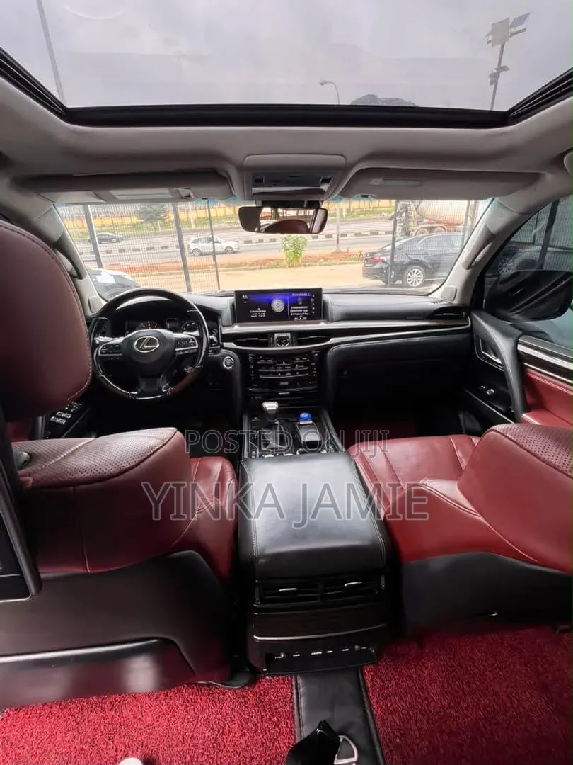 Lexus LX 570 AWD 2017 Gold