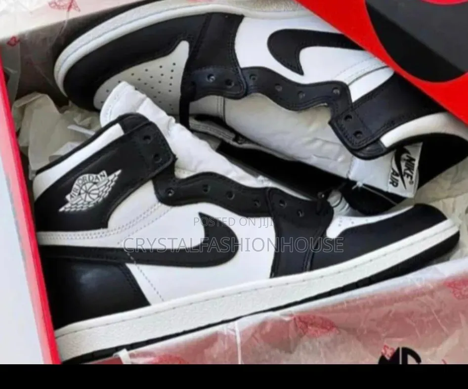 Ankle Nike Sneakers. Topnotch Quality. Sizes 39 to 47