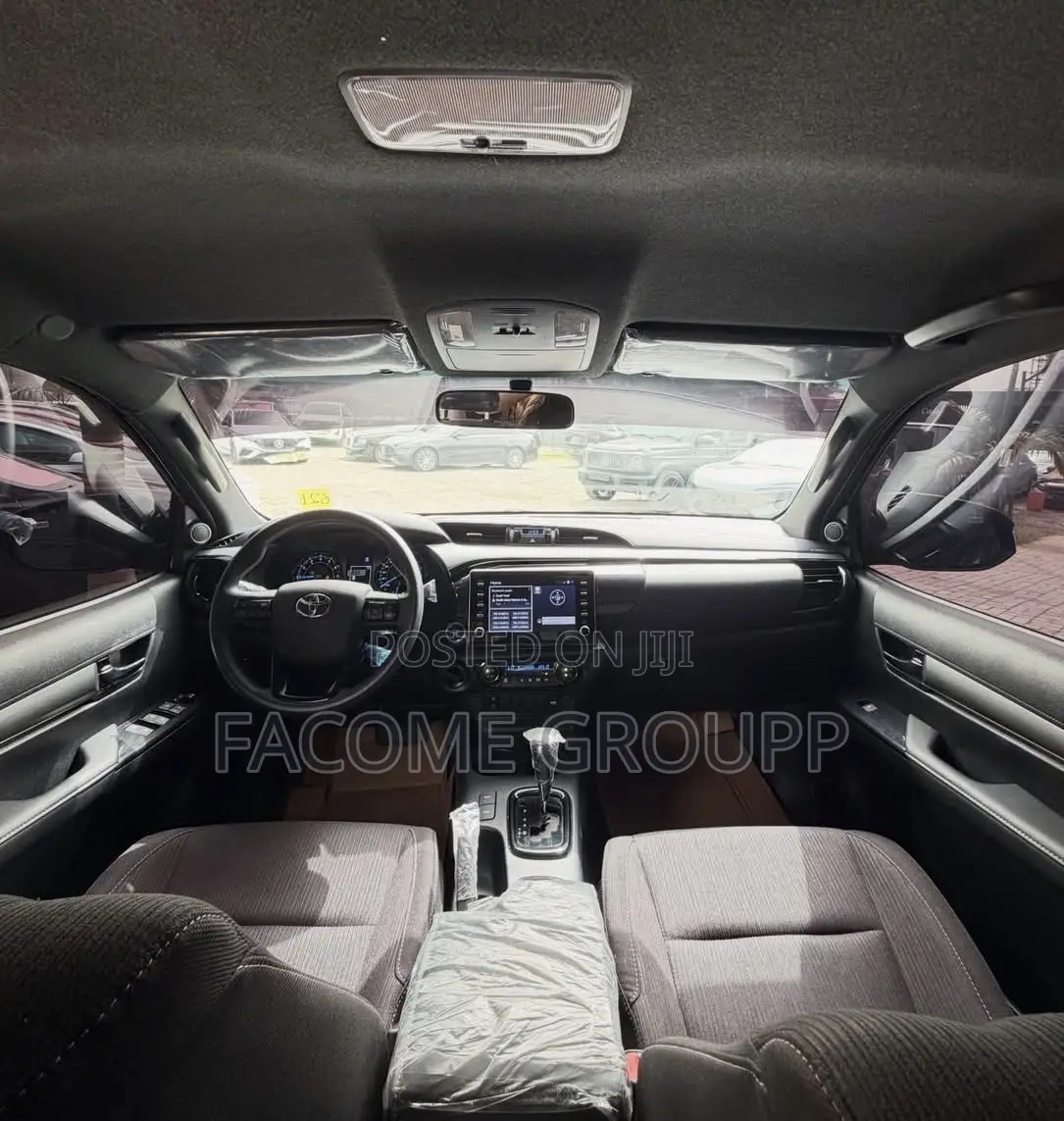 Toyota Hilux 2024 Black