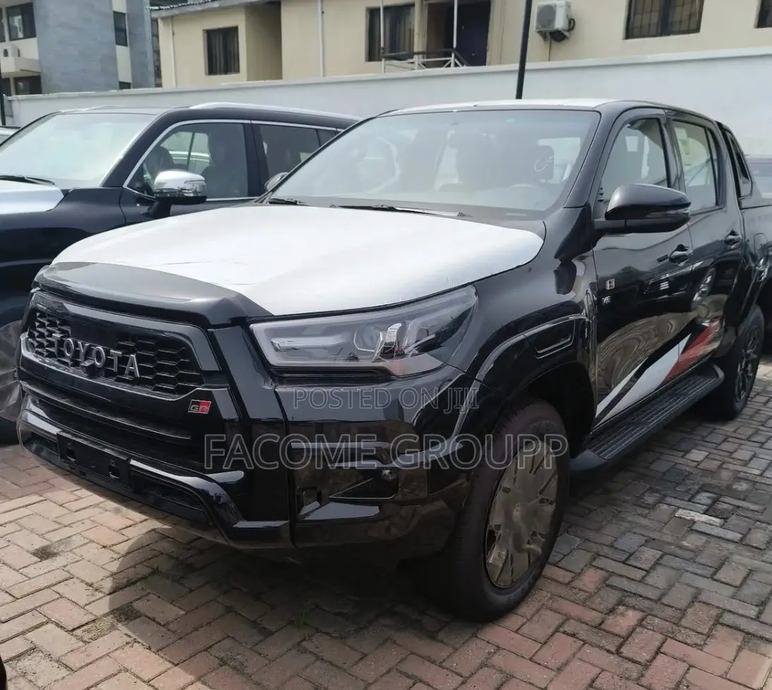 Toyota Hilux 2023 Black