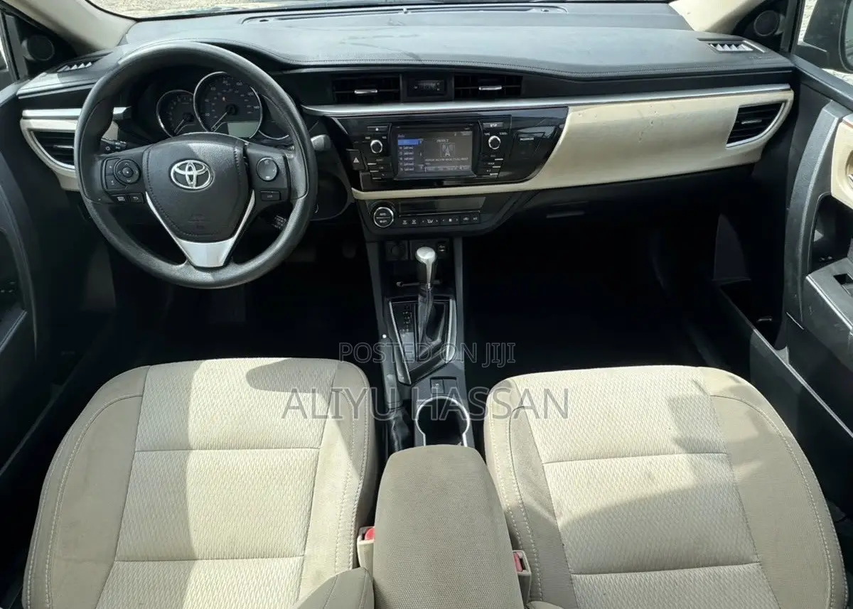 Toyota Corolla 2016 Green