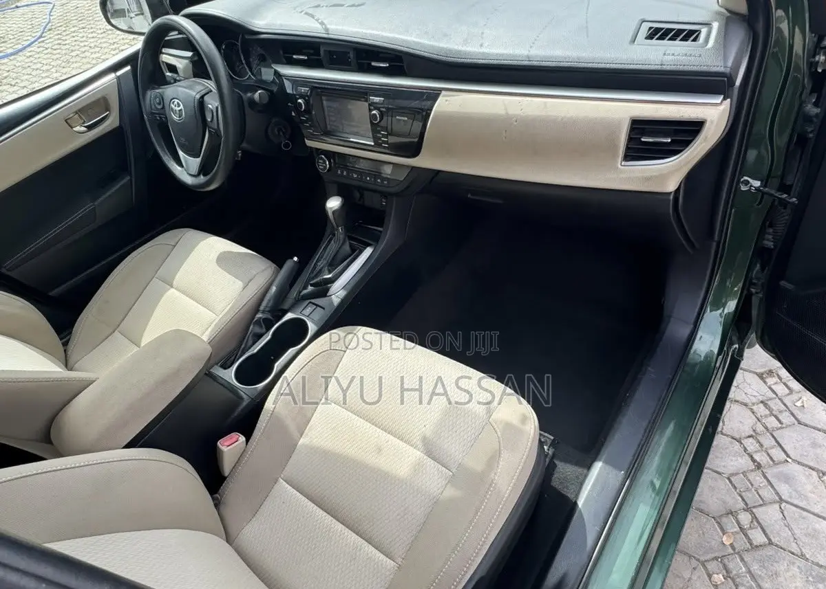 Toyota Corolla 2016 Green