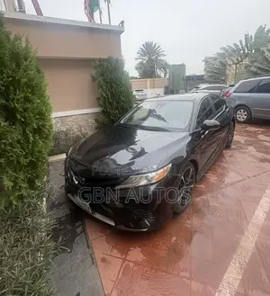 Toyota Camry XLE V6 FWD (3.5L 6cyl 8AM) 2018 Black