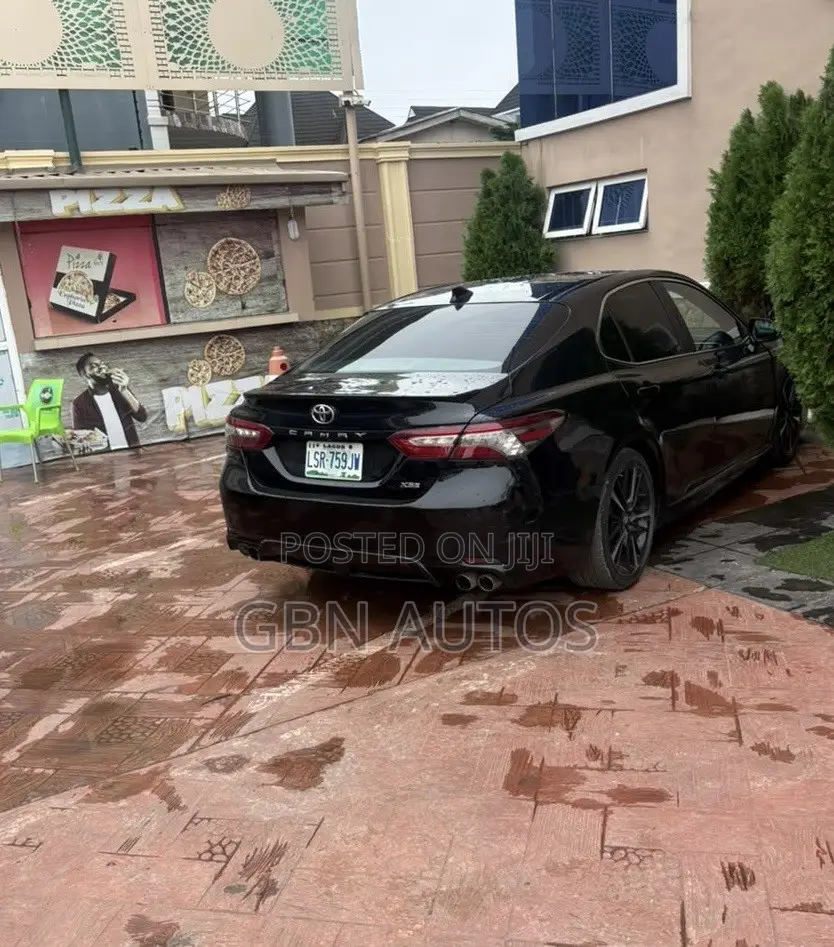 Toyota Camry XLE V6 FWD (3.5L 6cyl 8AM) 2018 Black