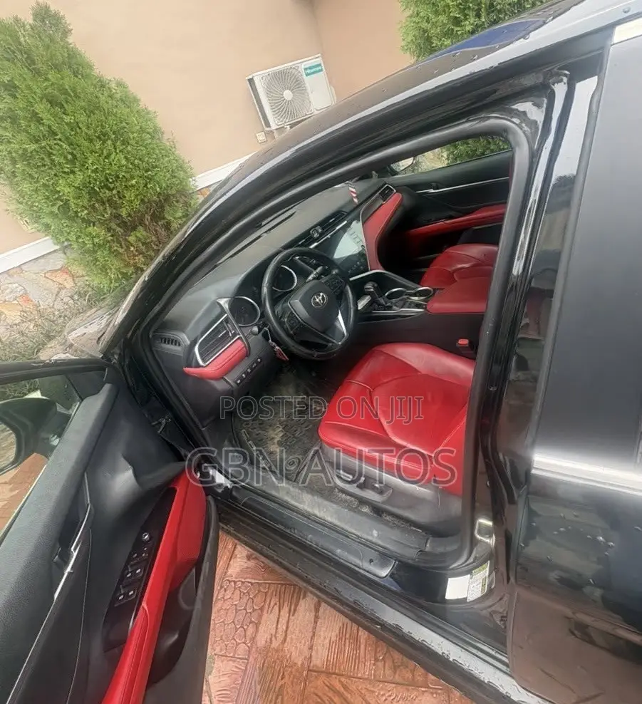 Toyota Camry XLE V6 FWD (3.5L 6cyl 8AM) 2018 Black
