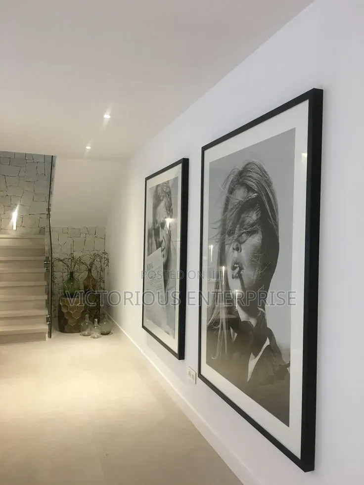Professional Photo Frames for Offices and Business Spaces