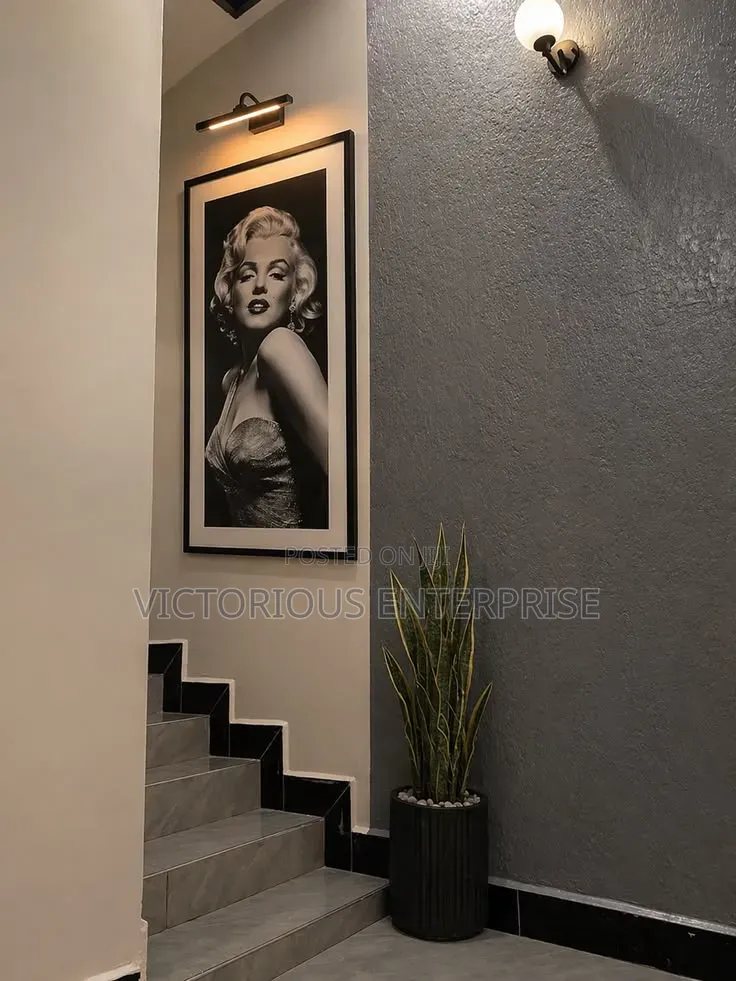 Professional Photo Frames for Offices and Business Spaces