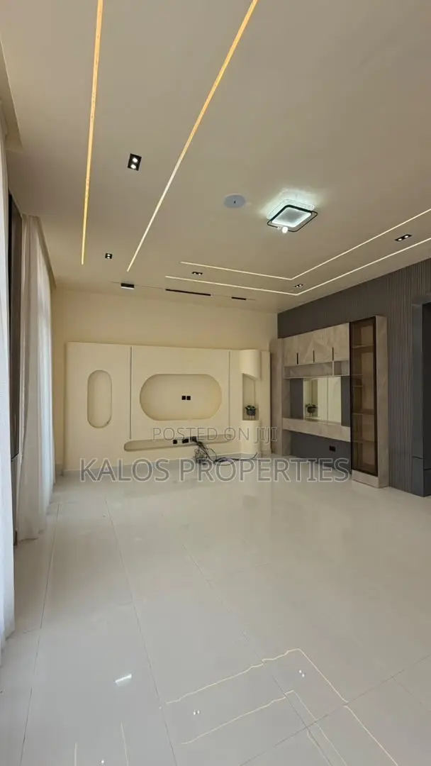 5bdrm Duplex in Orchid, Lekki Phase 2 for sale