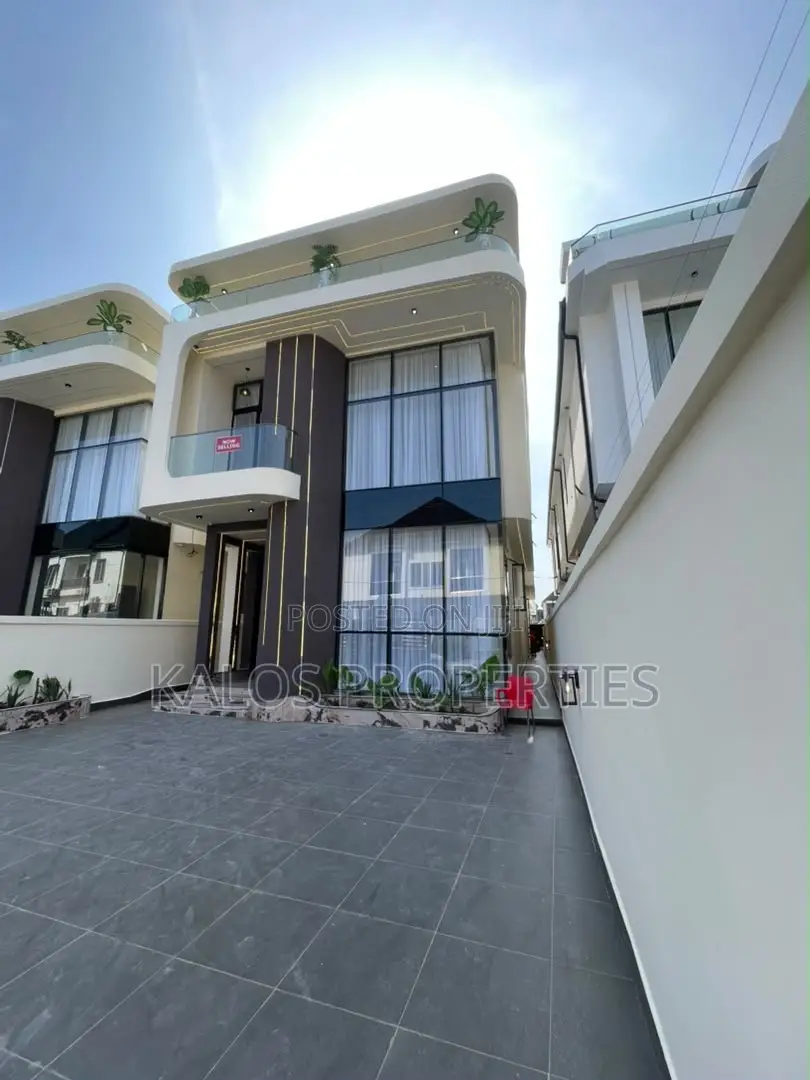 5bdrm Duplex in Orchid, Lekki Phase 2 for sale