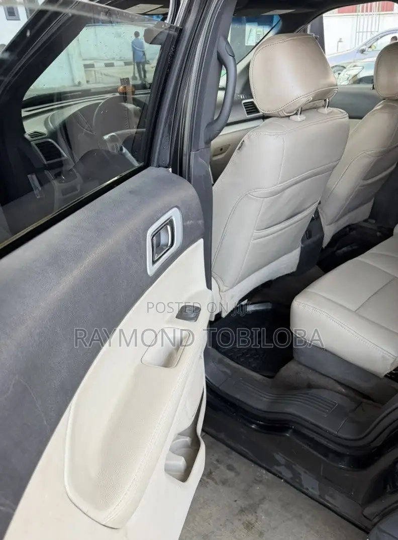 Ford Explorer 2012 Black