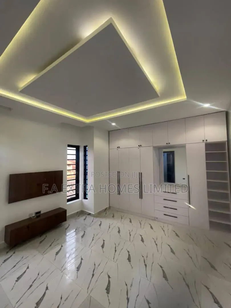5bdrm Duplex in GRA Phase 1 for sale