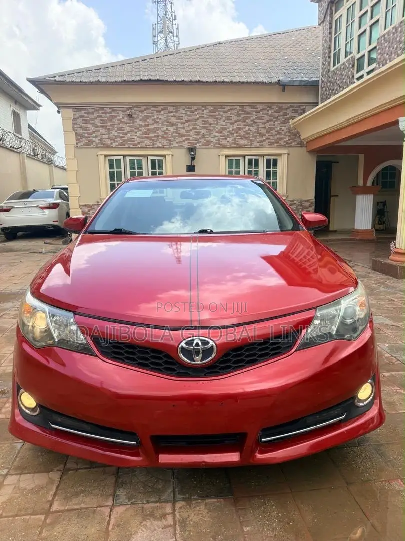 Toyota Camry SE V6 4dr Sedan (3.5L 6cyl 6A) 2012 Red