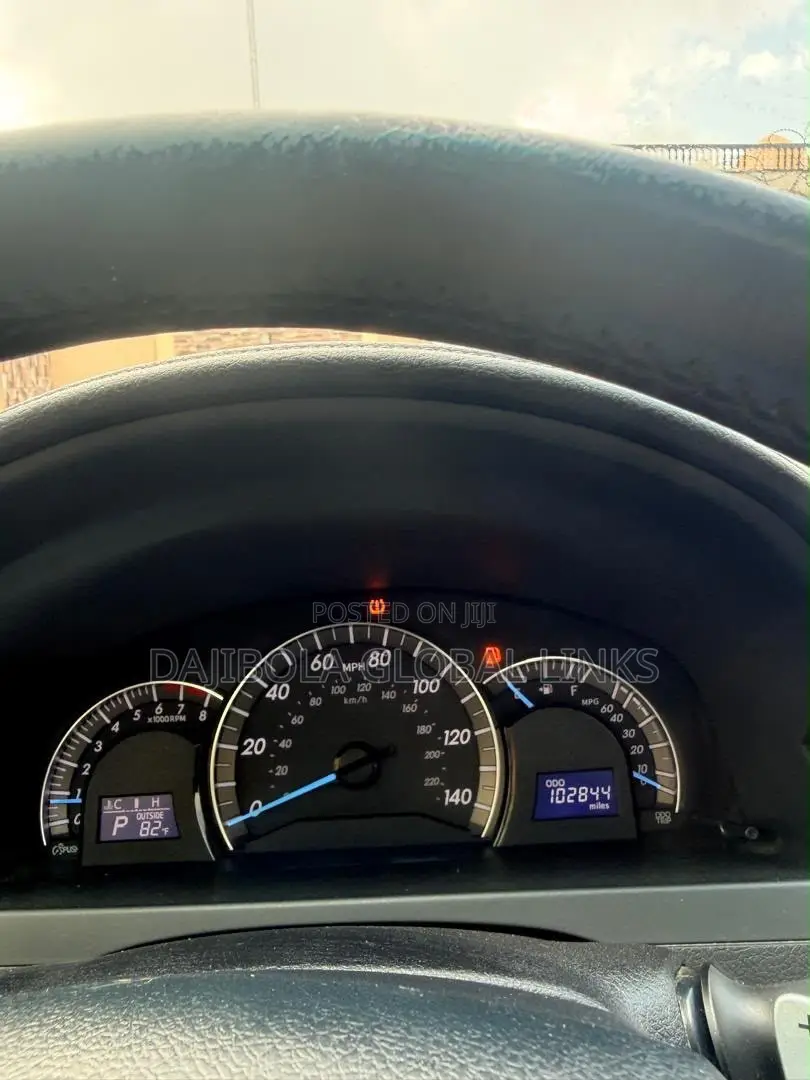 Toyota Camry SE V6 4dr Sedan (3.5L 6cyl 6A) 2012 Red
