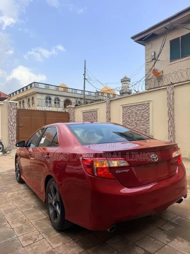 Toyota Camry SE V6 4dr Sedan (3.5L 6cyl 6A) 2012 Red