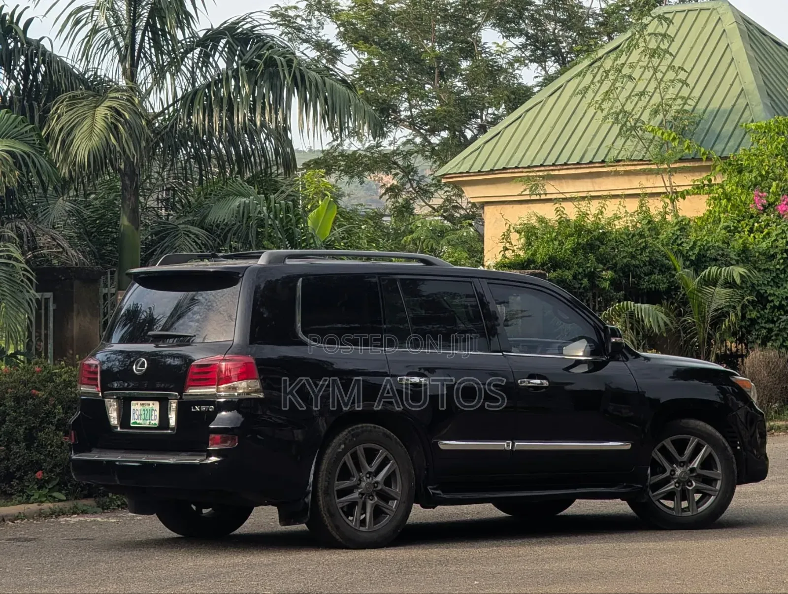 Lexus LX 570 AWD 2013 Black