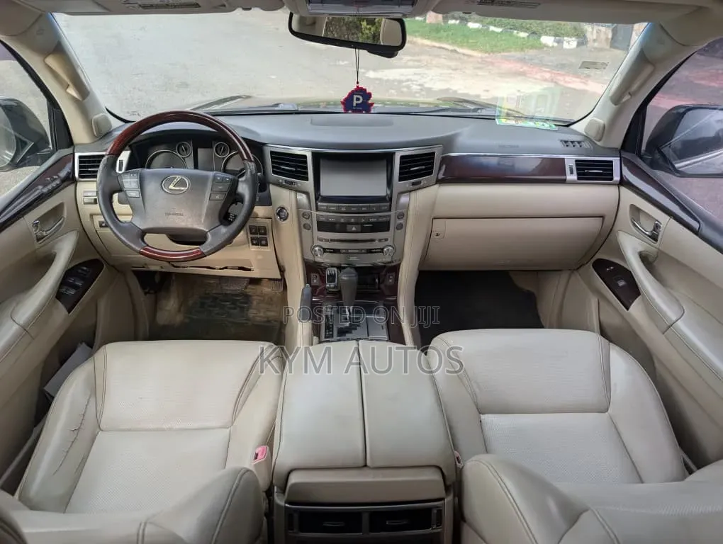 Lexus LX 570 AWD 2013 Black