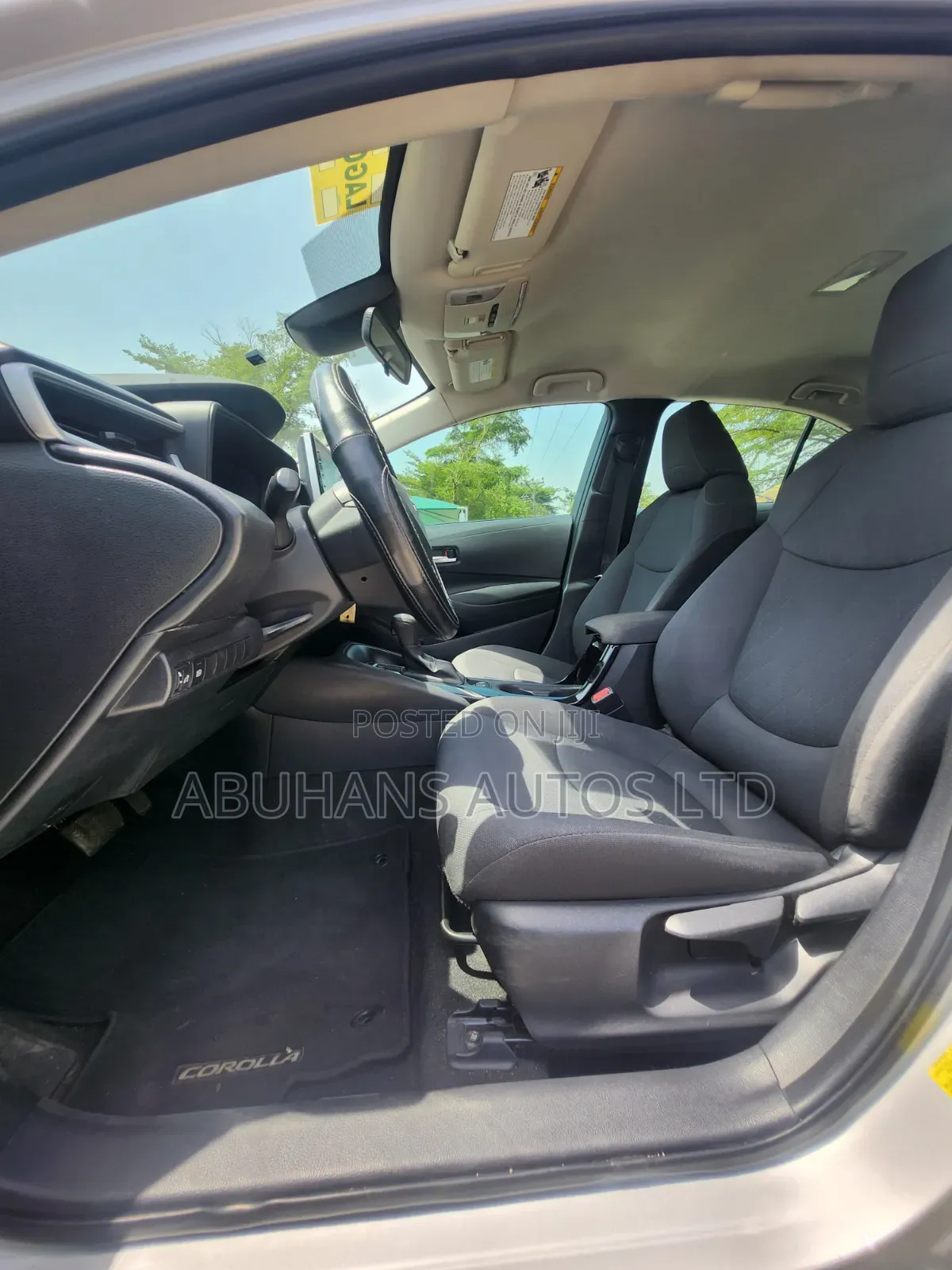 Toyota Corolla LE 2020 Silver