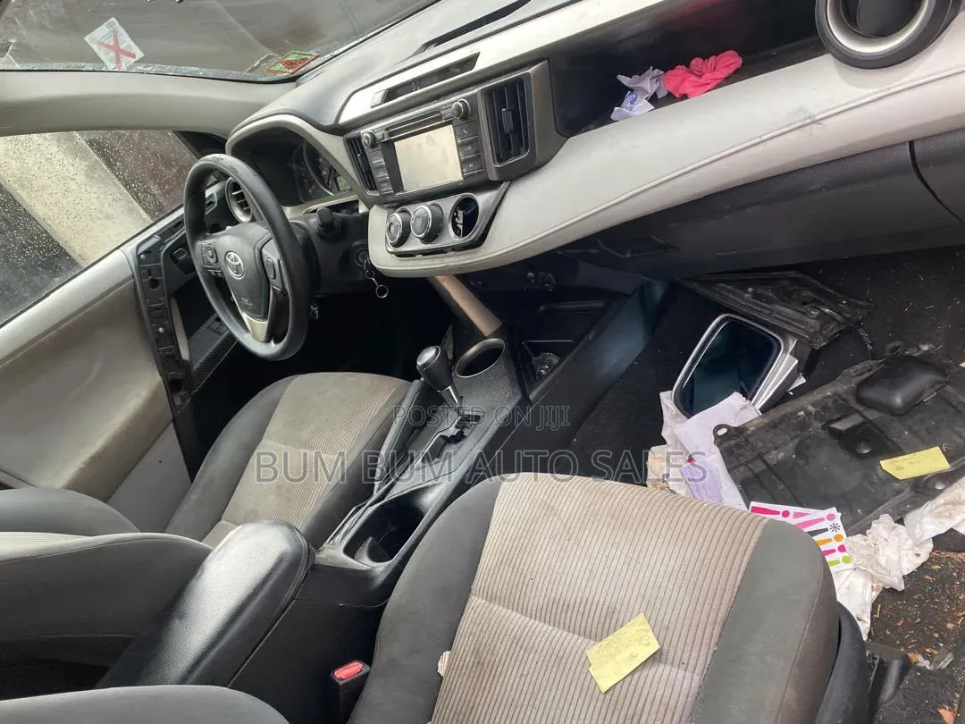 Toyota RAV4 LE AWD (2.5L 4cyl 6A) 2013 Silver
