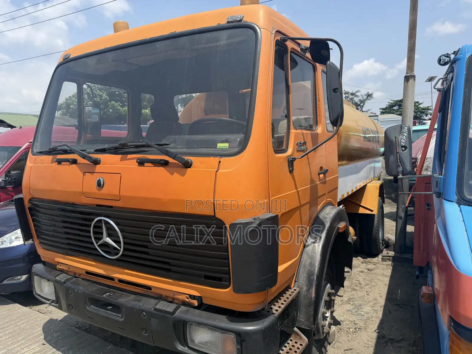 Foreign Used Mercedes Benz Water Tanker Truck.