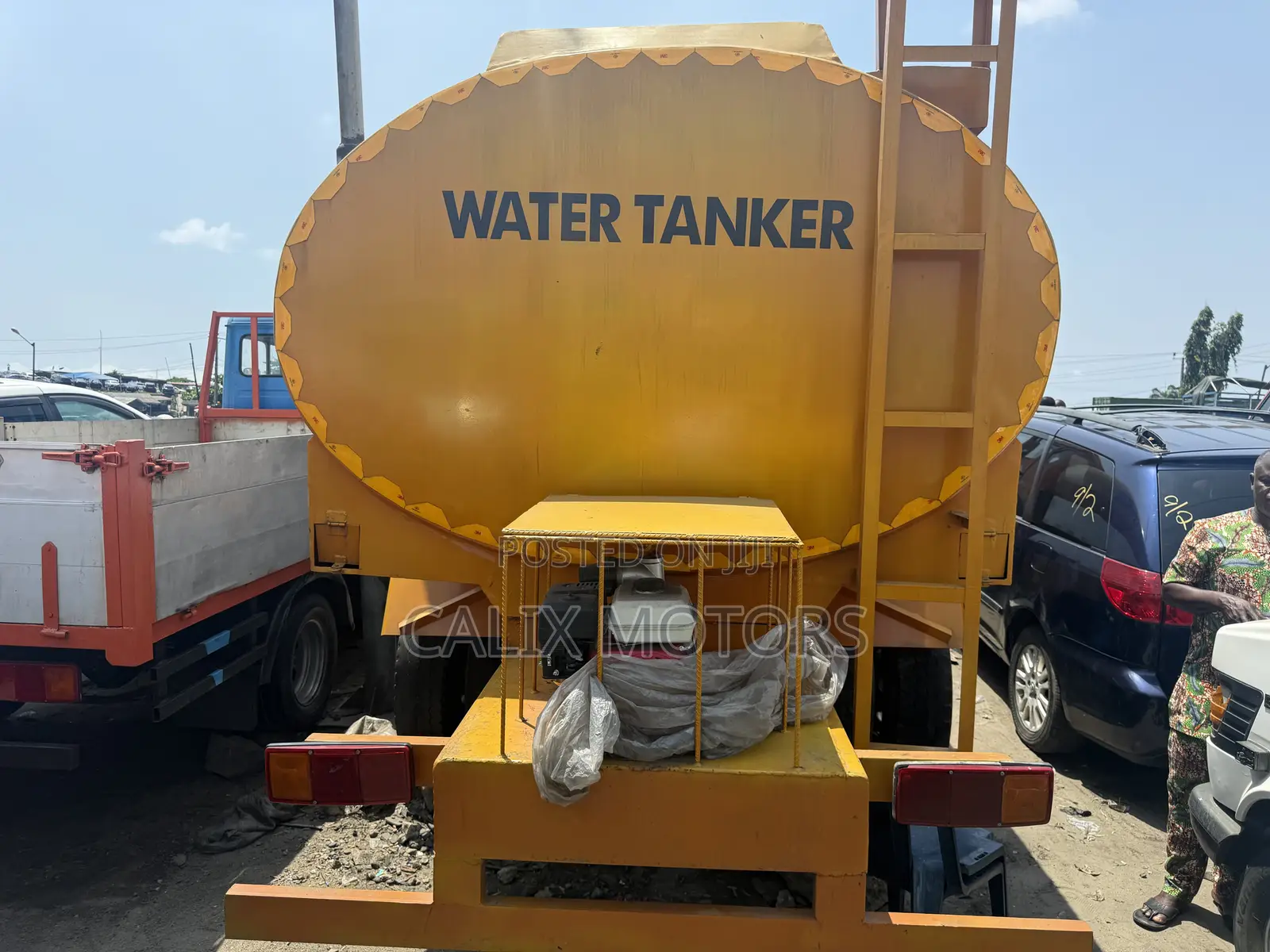 Foreign Used Mercedes Benz Water Tanker Truck.