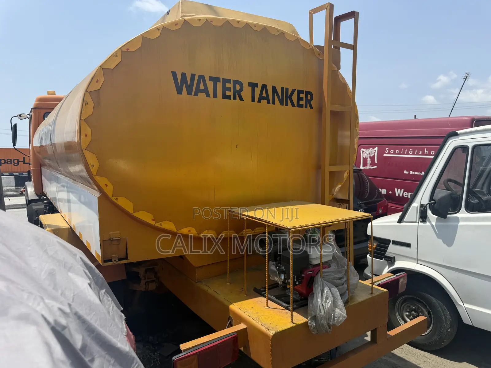 Foreign Used Mercedes Benz Water Tanker Truck.