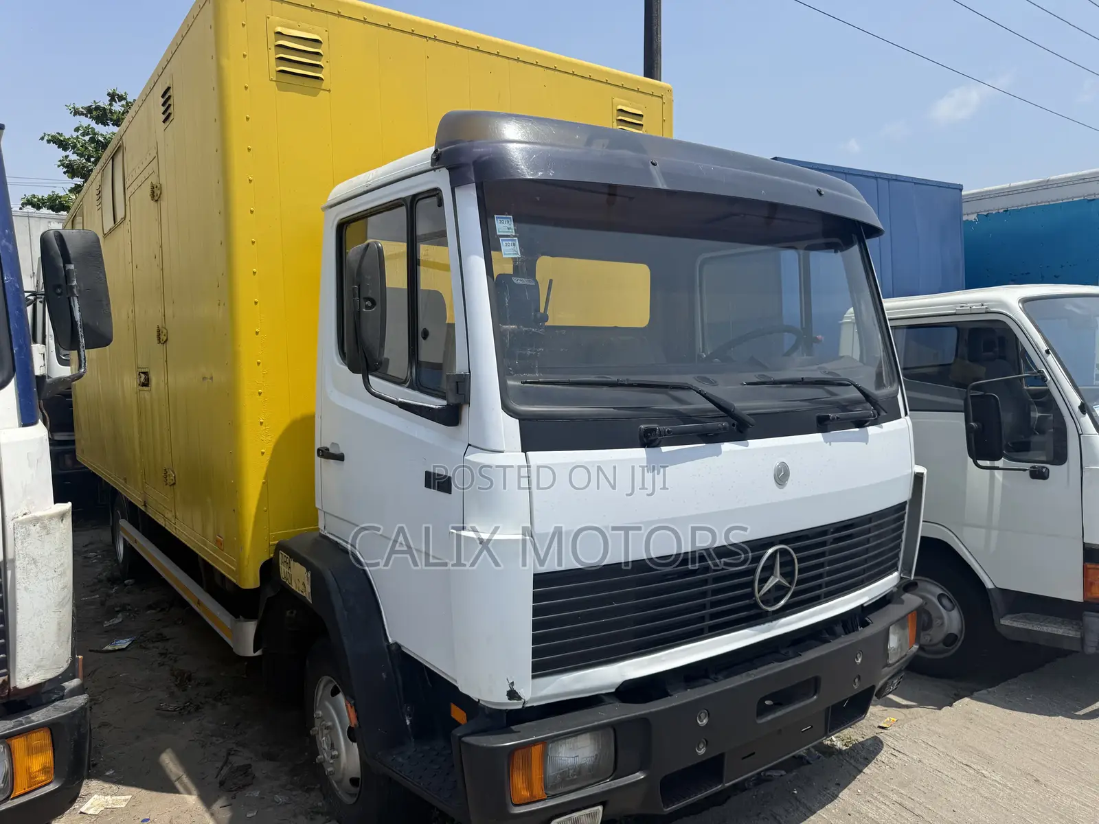Foreign Used Mercedes Benz 814 Container Body Truck.