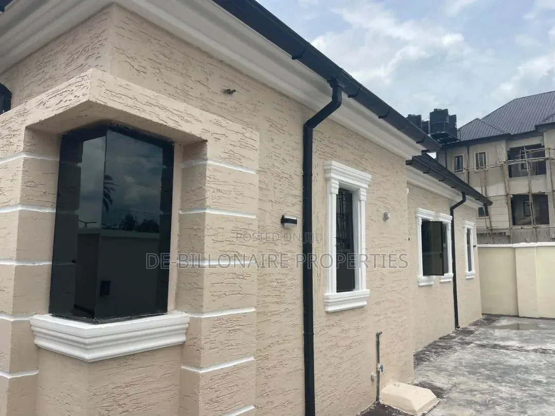 3bdrm Bungalow in Human Race, Owerri for sale