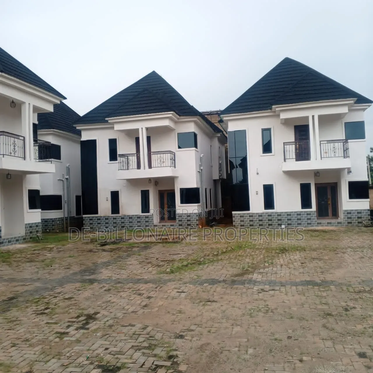 3bdrm Bungalow in Human Race, Owerri for sale