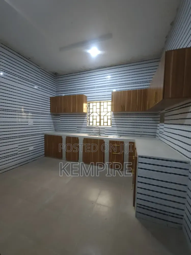 3bdrm Block of Flats in Off Obio Imo, Uyo for rent
