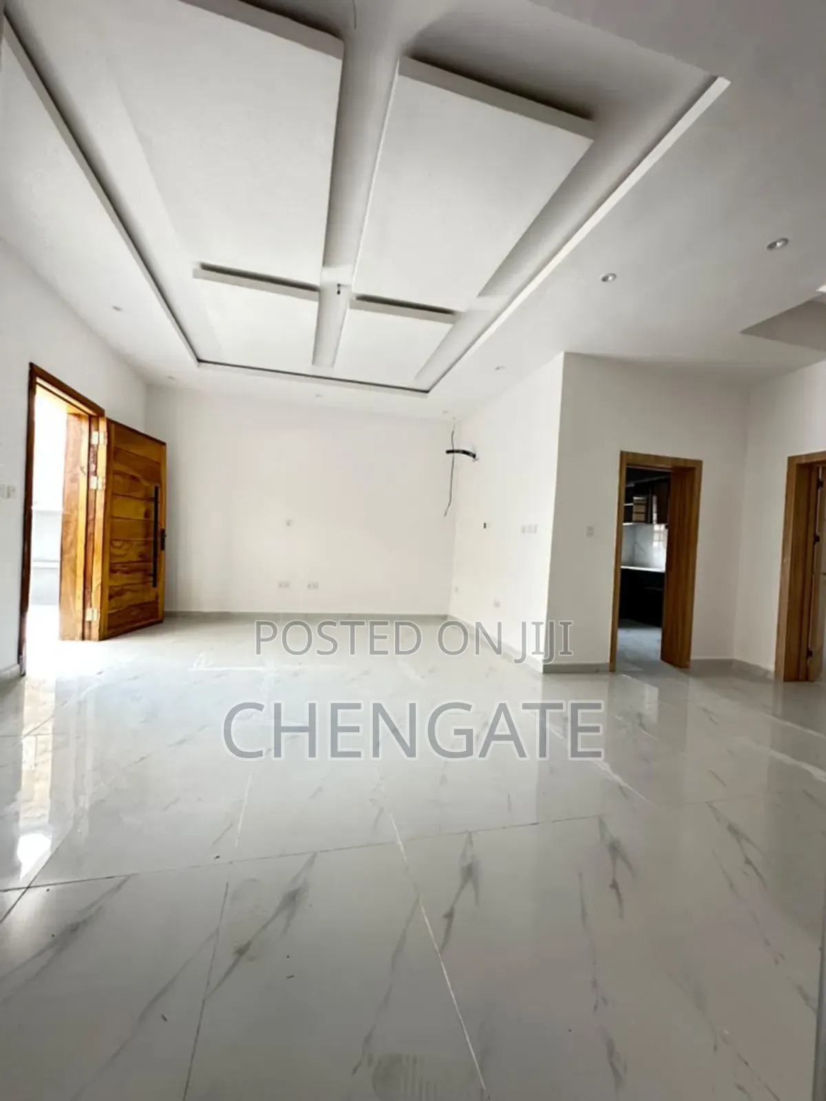 4bdrm Duplex in Chevron for sale