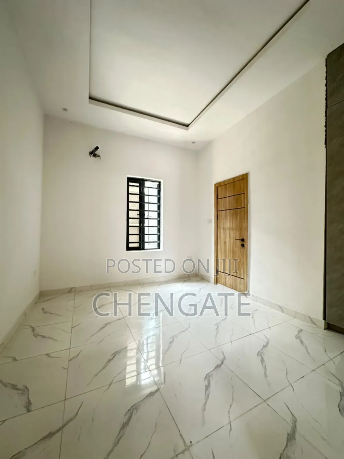 4bdrm Duplex in Chevron for sale