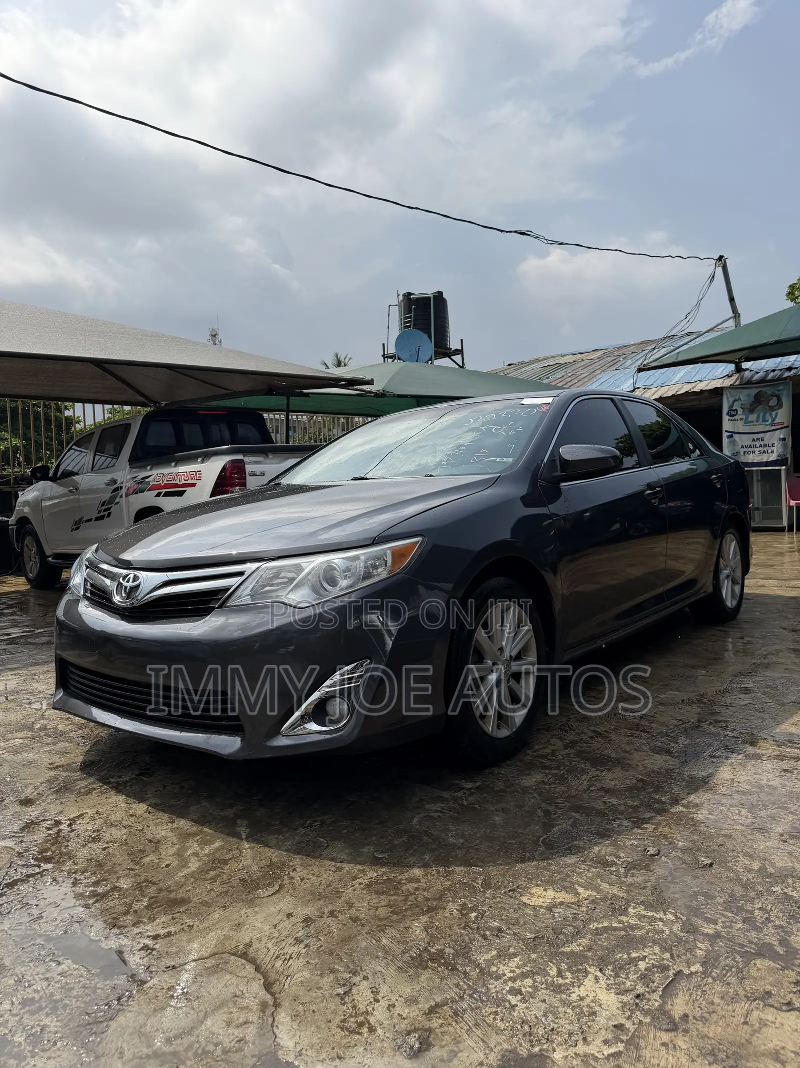 Toyota Camry XLE 4dr Sedan (2.5L 4cyl 6A) 2013 Gray