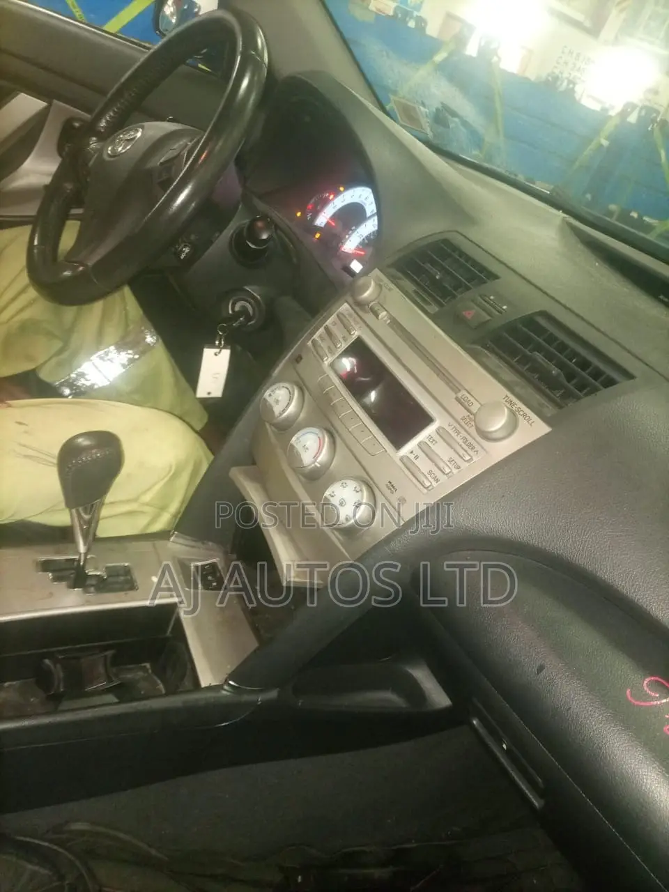 Toyota Camry SE V6 4dr Sedan (3.5L 6cyl 6A) 2011 Blue
