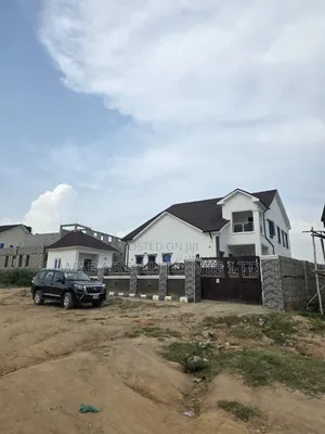 5bdrm Bungalow in Sabon Lugbe for sale