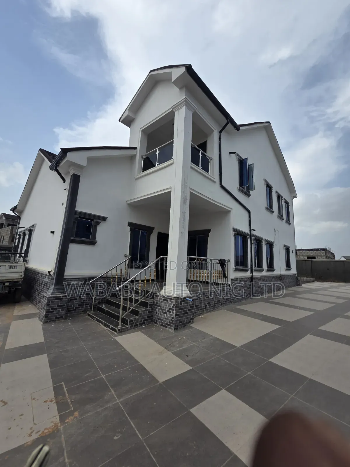 5bdrm Bungalow in Sabon Lugbe for sale