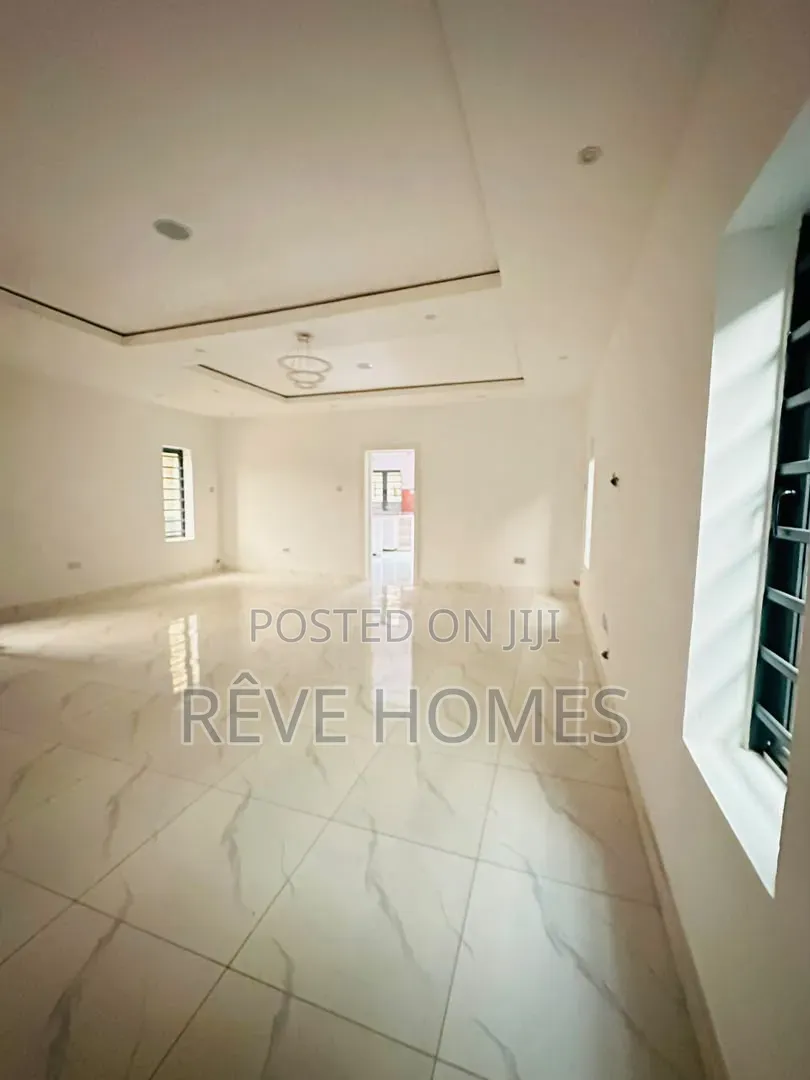 5bdrm Duplex in Phase 2 for sale