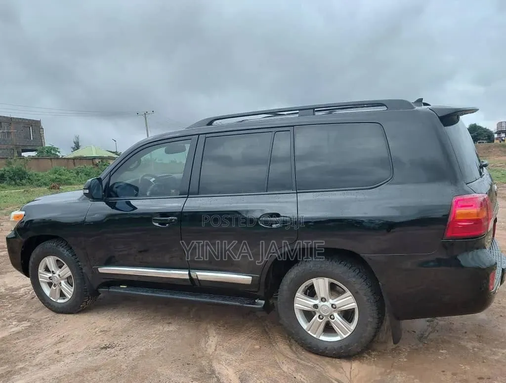 Toyota Land Cruiser 4.5 V8 VXR 2014 Black