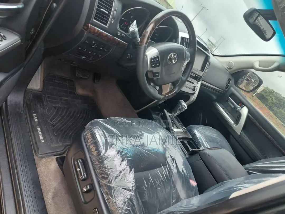 Toyota Land Cruiser 4.5 V8 VXR 2014 Black