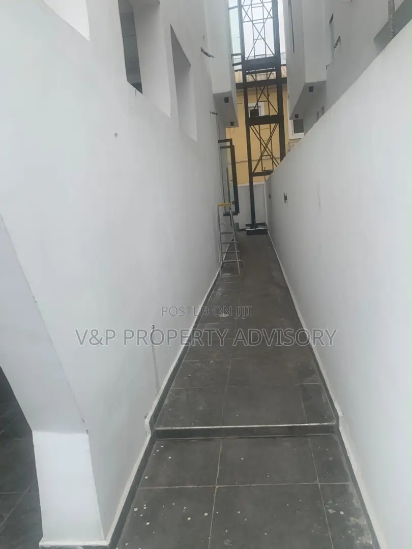 5bdrm Duplex in Chevy View, Chevron for sale