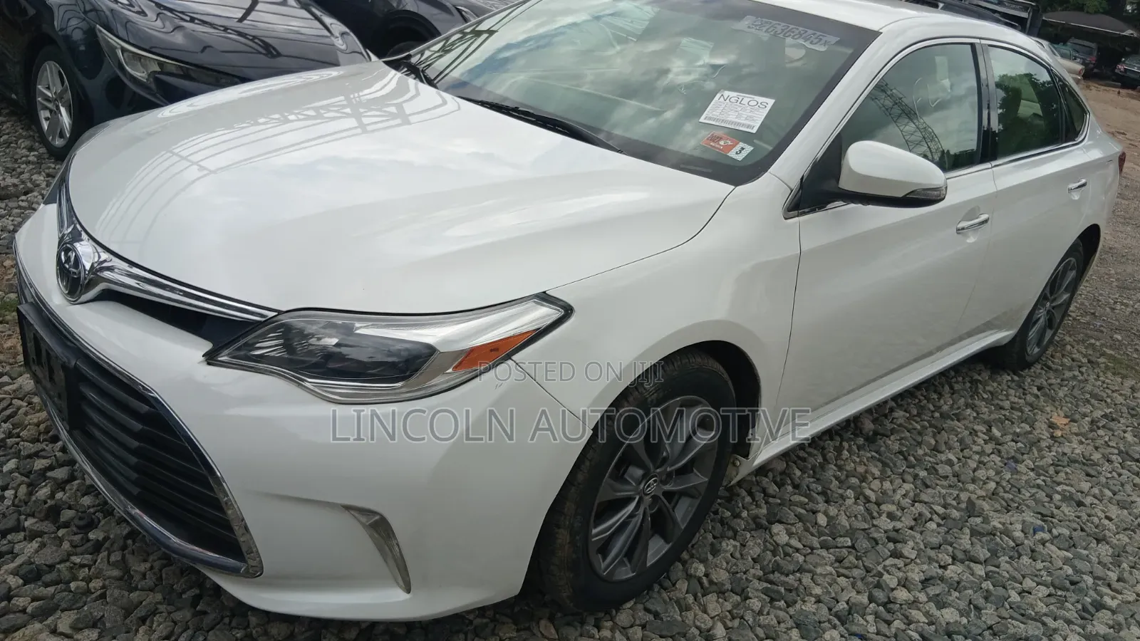 Toyota Avalon XLE Premium FWD Sedan (3.6L 6cyl 6A) 2016 Off white
