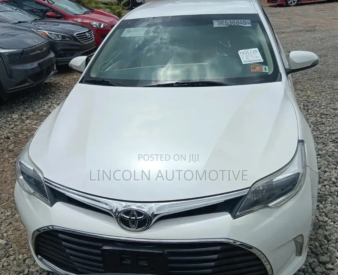 Toyota Avalon XLE Premium FWD Sedan (3.6L 6cyl 6A) 2016 Off white